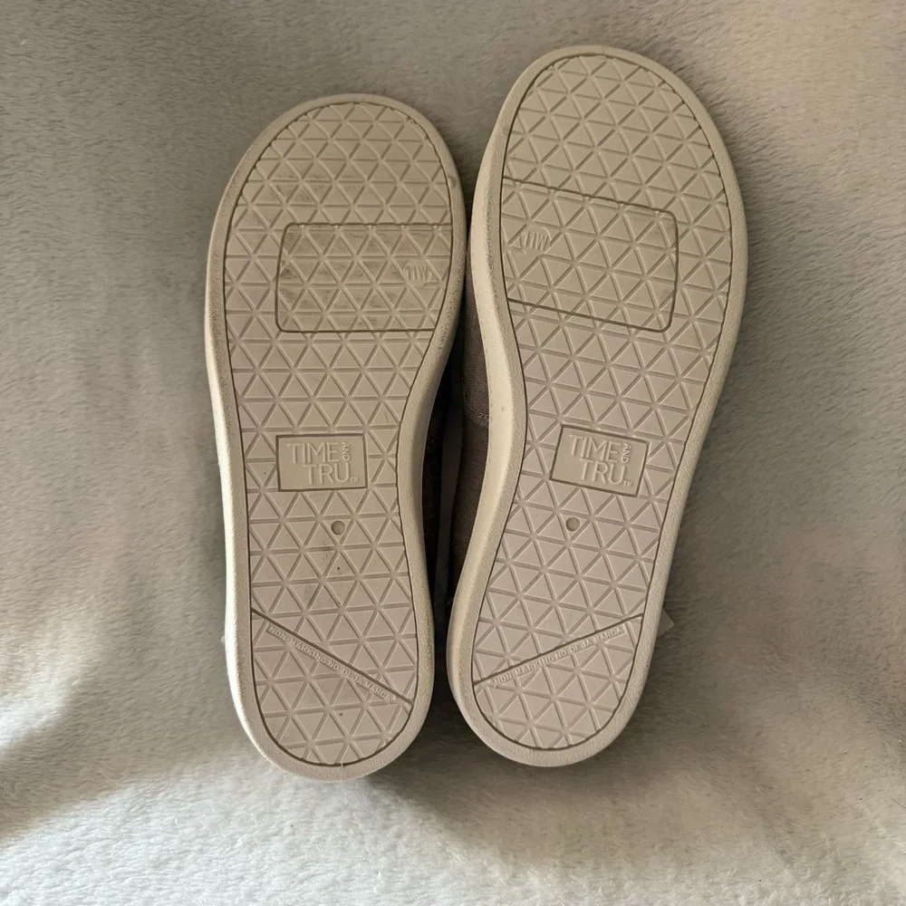 Time and Tru Casual Gray Loafers Women’s Size 11 Wide Slip On  Shoes‎ New